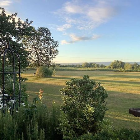 Cotswold Edge Guest Suite With Broadway Hill View Badsey Dış mekan fotoğraf